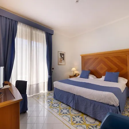 Continental 4* סורנטו