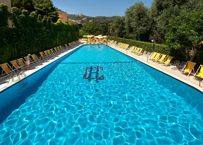 Отель Continental Сорренто