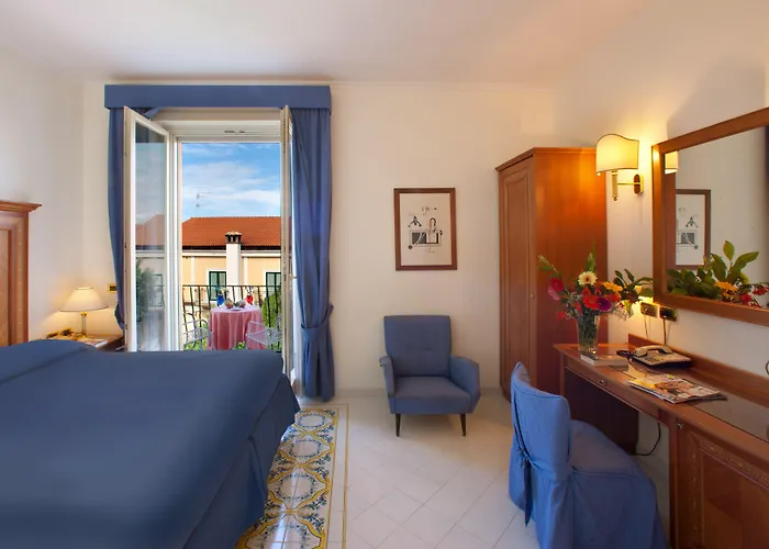 Отель Continental Сорренто