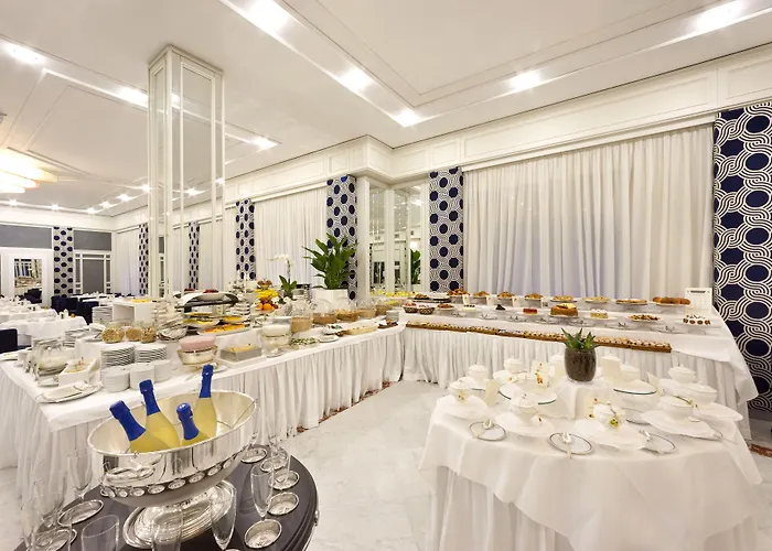 Отель Continental 4*