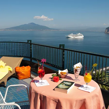 컨티넨탈 4* 소렌토