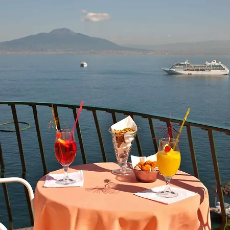 Continental 4* Sorrento