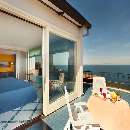 Continental Hotell 4*