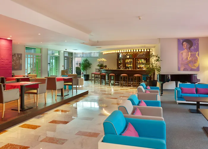 コンチネンタル ホテル 4*