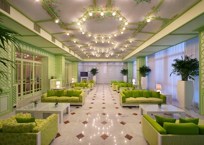 ホテル コンチネンタル 4*