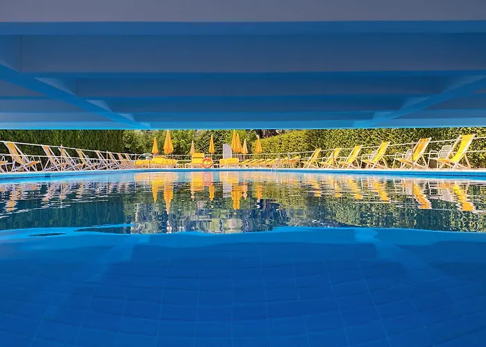 ホテル コンチネンタル 4*